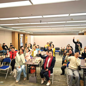台灣新住民兩岸新思路經貿文化協會創會理事長兼平潭綜合實驗區慢飛天使特殊兒童康復中心的創始人教學督導陳嵐女士，與新任理事長兼慢飛首席高級顧問郭亦邦攜手見證兩岸合作新契機